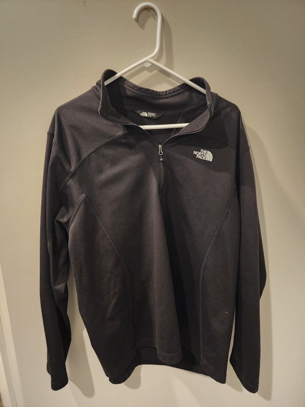 The North Face Men’s Black Quarter-Zip Fleece Pullover